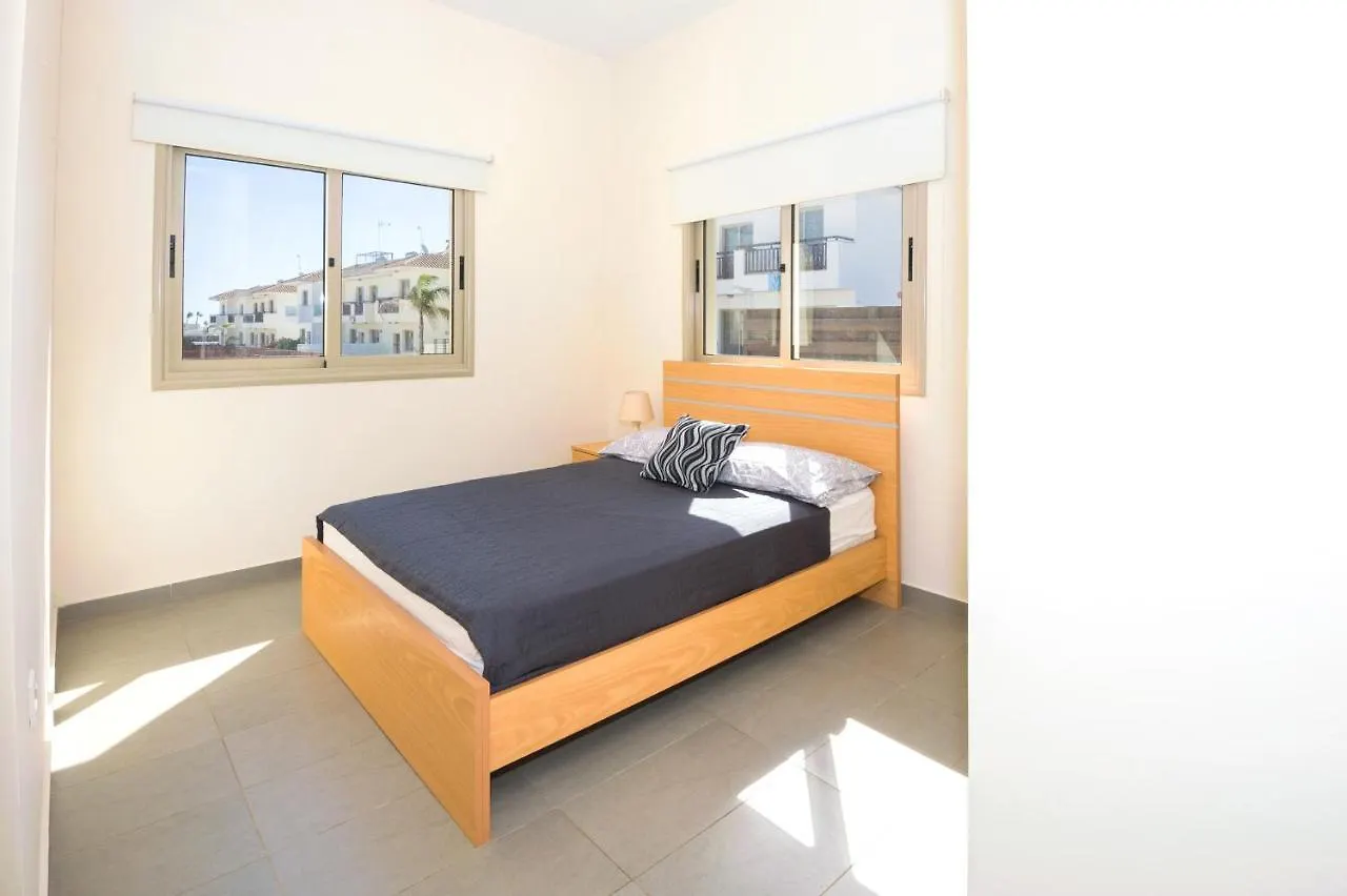 Bowker Apartment Протарас 0*,  Кипр