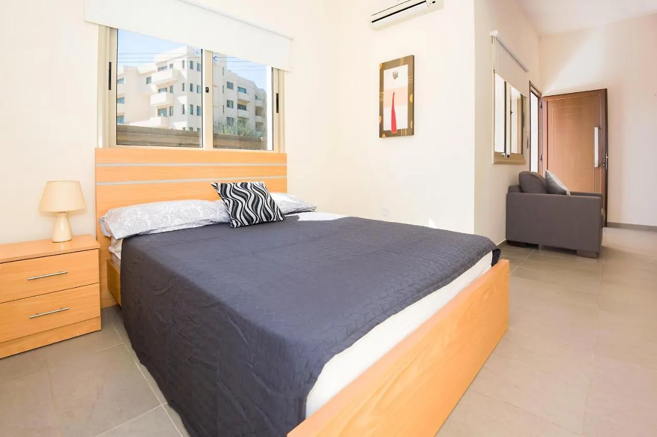 Bowker Apartment Протарас