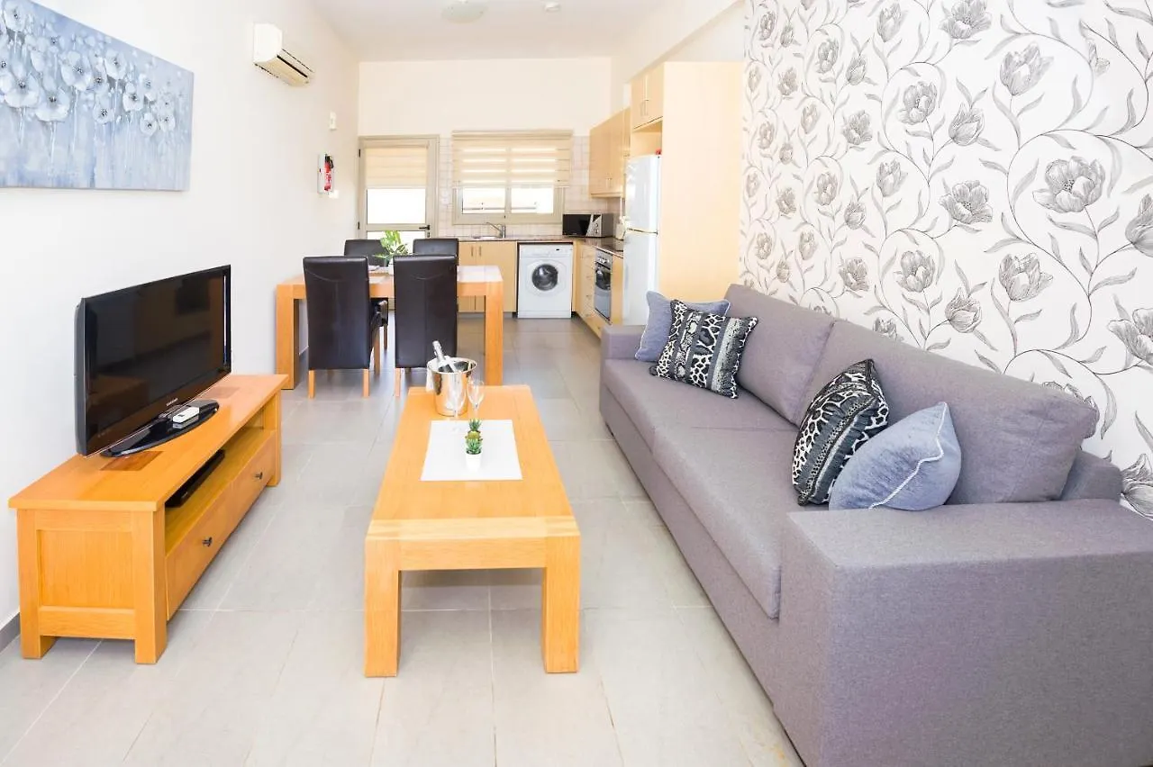 Bowker Apartment Протарас Кипр