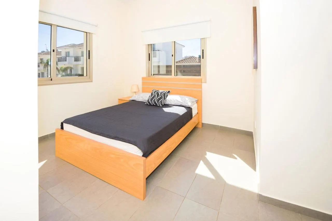 Bowker Apartment Протарас