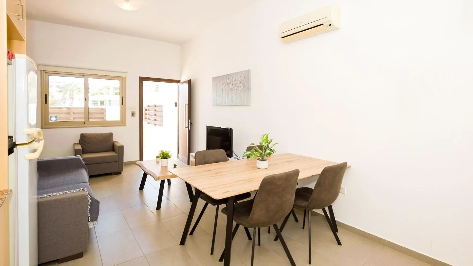 Bowker Apartment Протарас